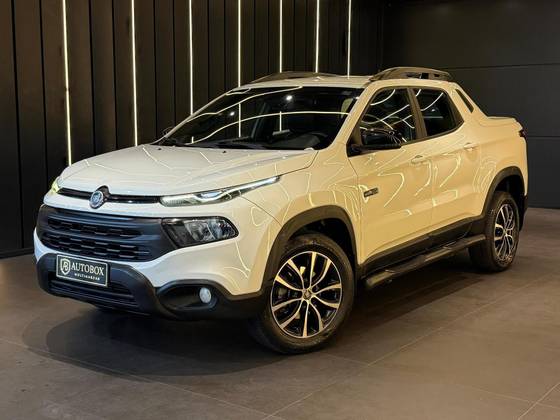 FIAT TORO 2.0 16V TURBO DIESEL ULTRA 4WD AT9 FIAT TORO 2.0 16V TURBO DIESEL ULTRA 4WD AT9